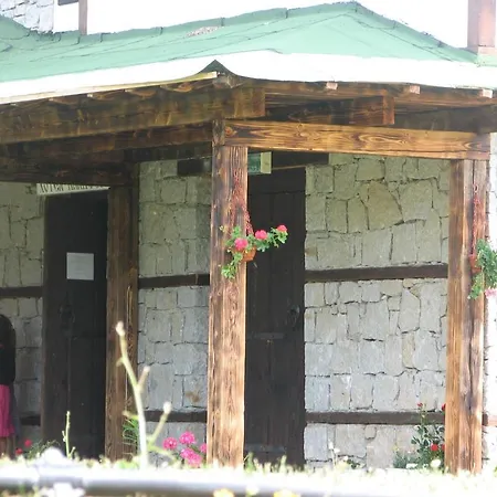 卡里菲尔家庭酒店 酒店
