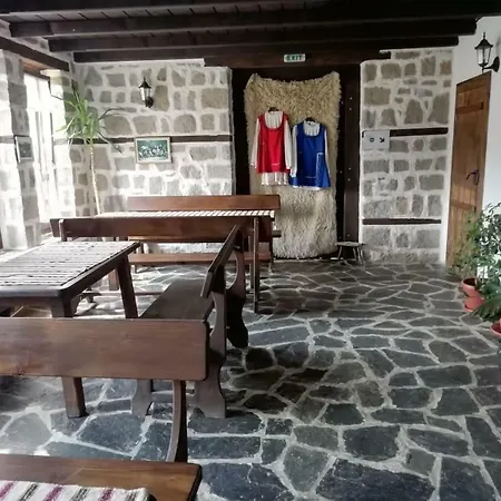 卡里菲尔家庭酒店 酒店